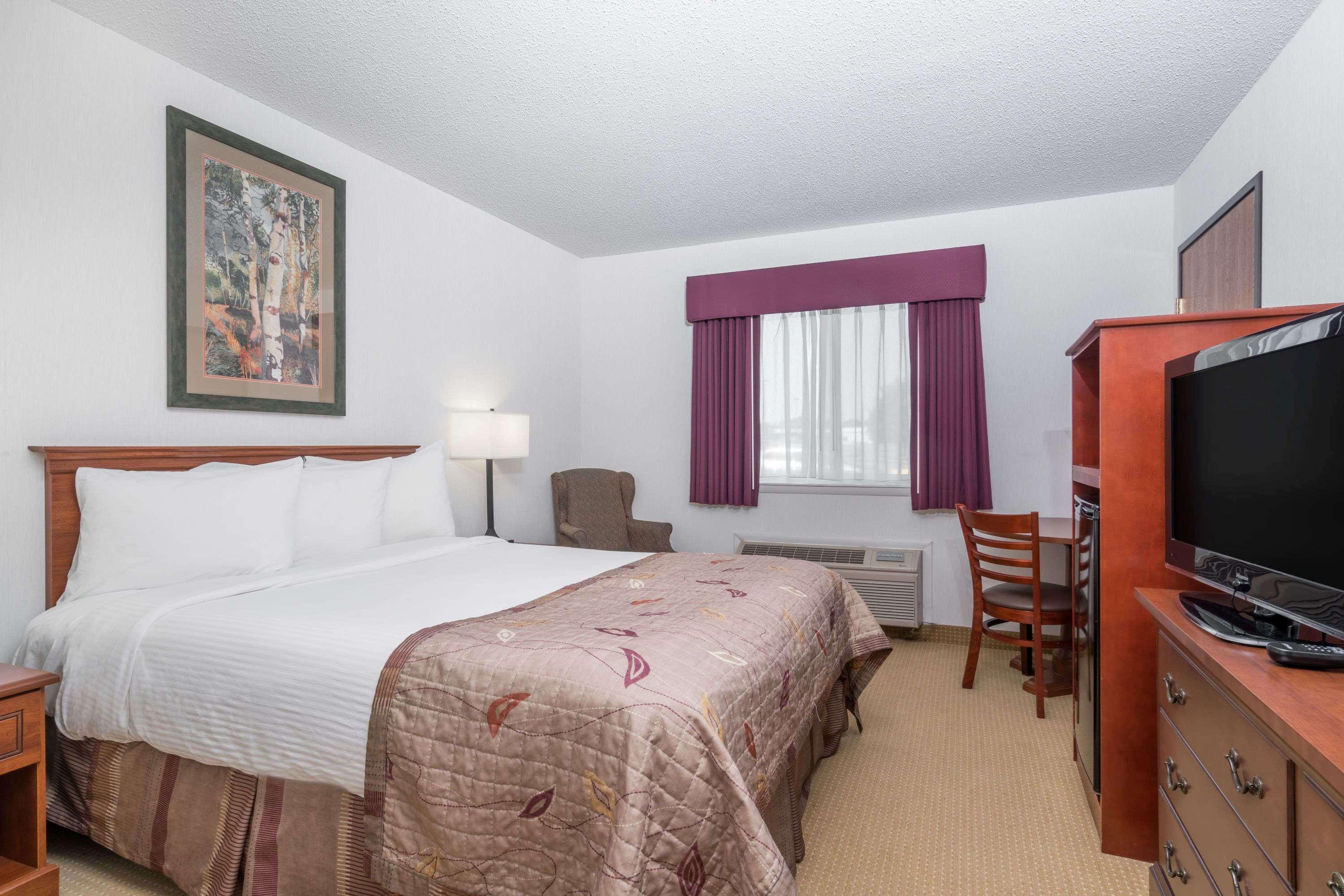 Baymont By Wyndham Marshfield Hotel Exterior foto