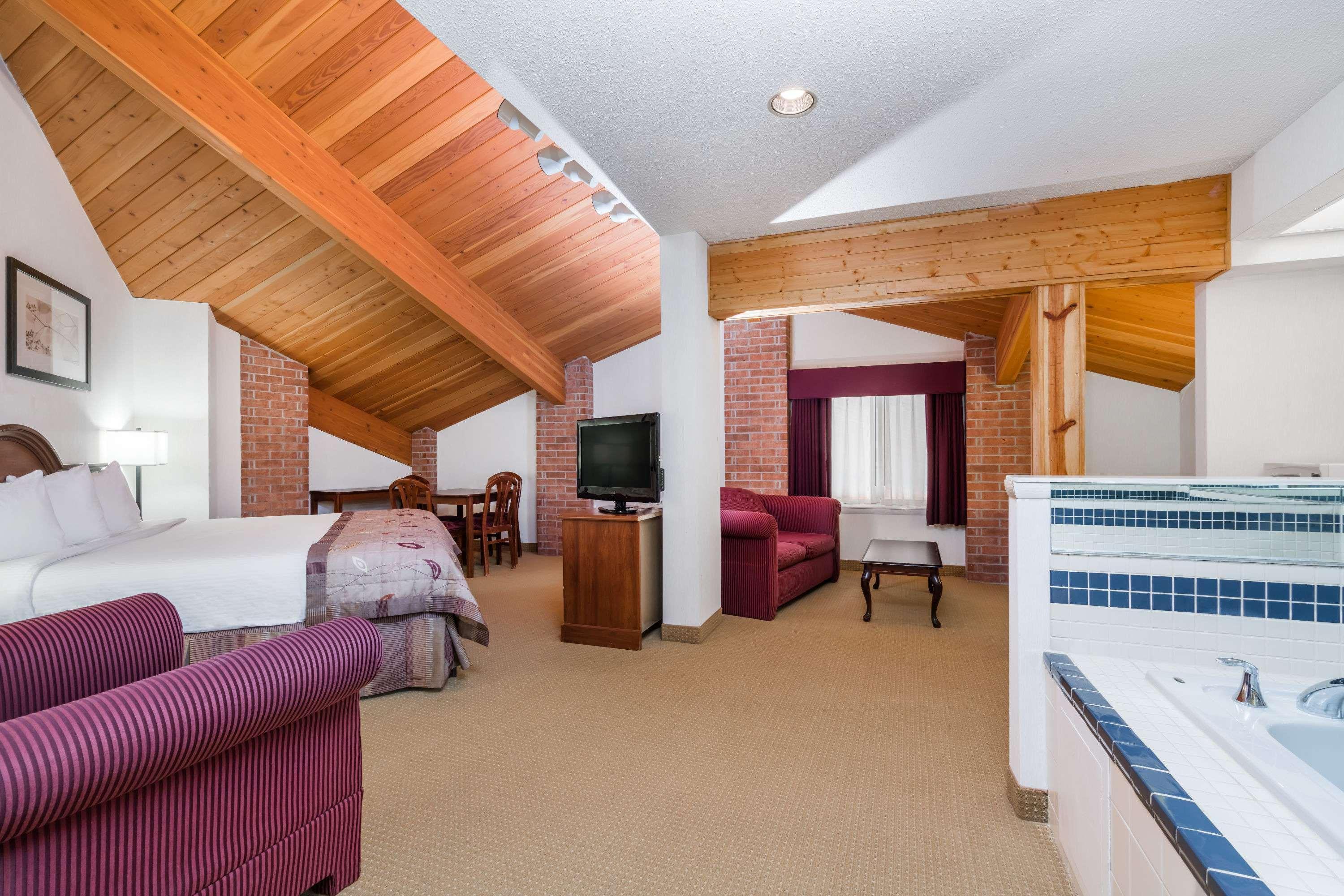 Baymont By Wyndham Marshfield Hotel Exterior foto